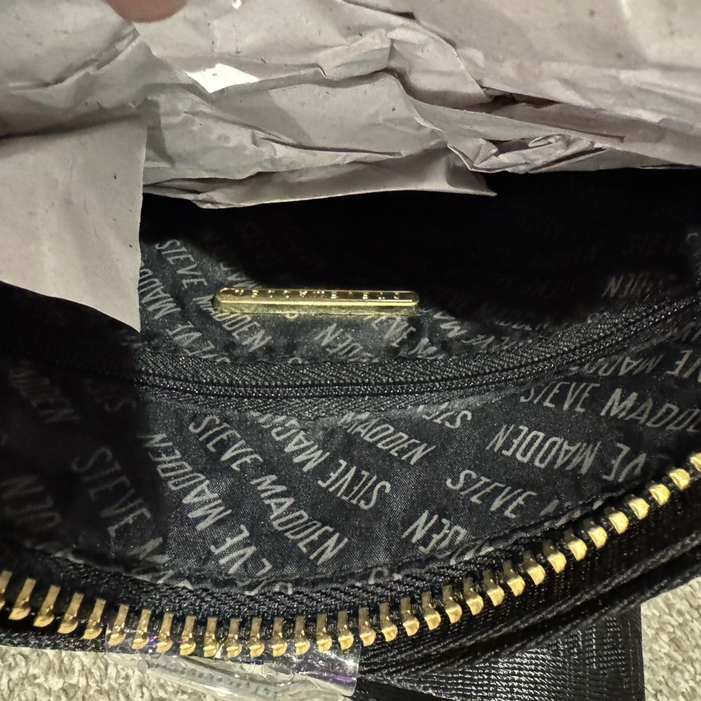 Steve Madden Black and Gold Textured Crossbody Bag - Picture 4 of 8